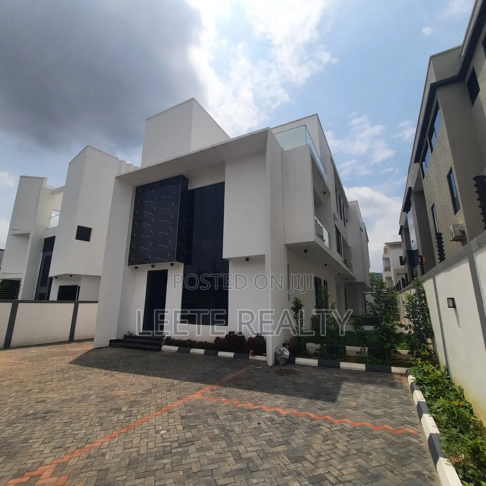5bdrm Duplex in Katampe Extension for sale in Katampe Extension