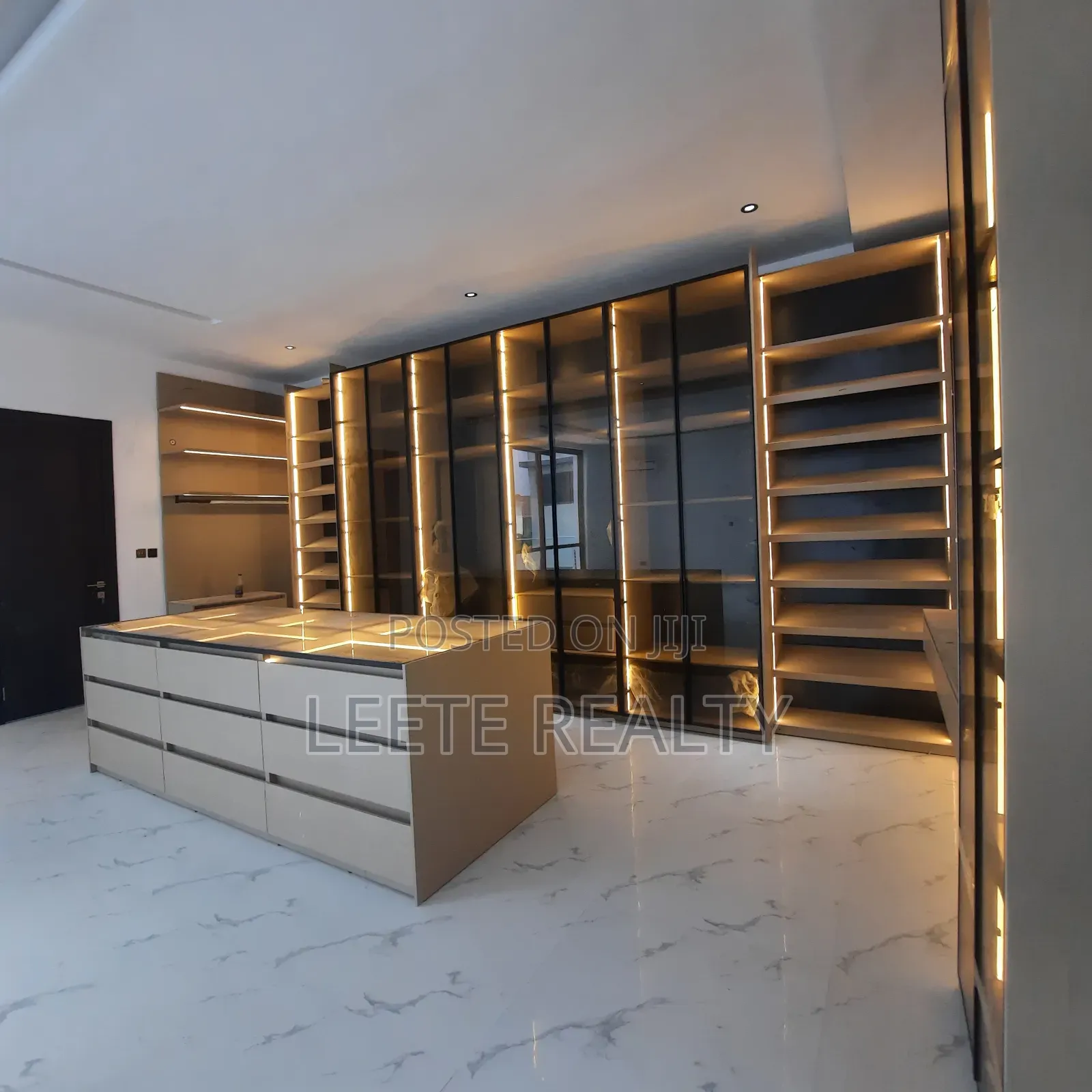 5bdrm Duplex in Katampe Extension for sale in Katampe Extension