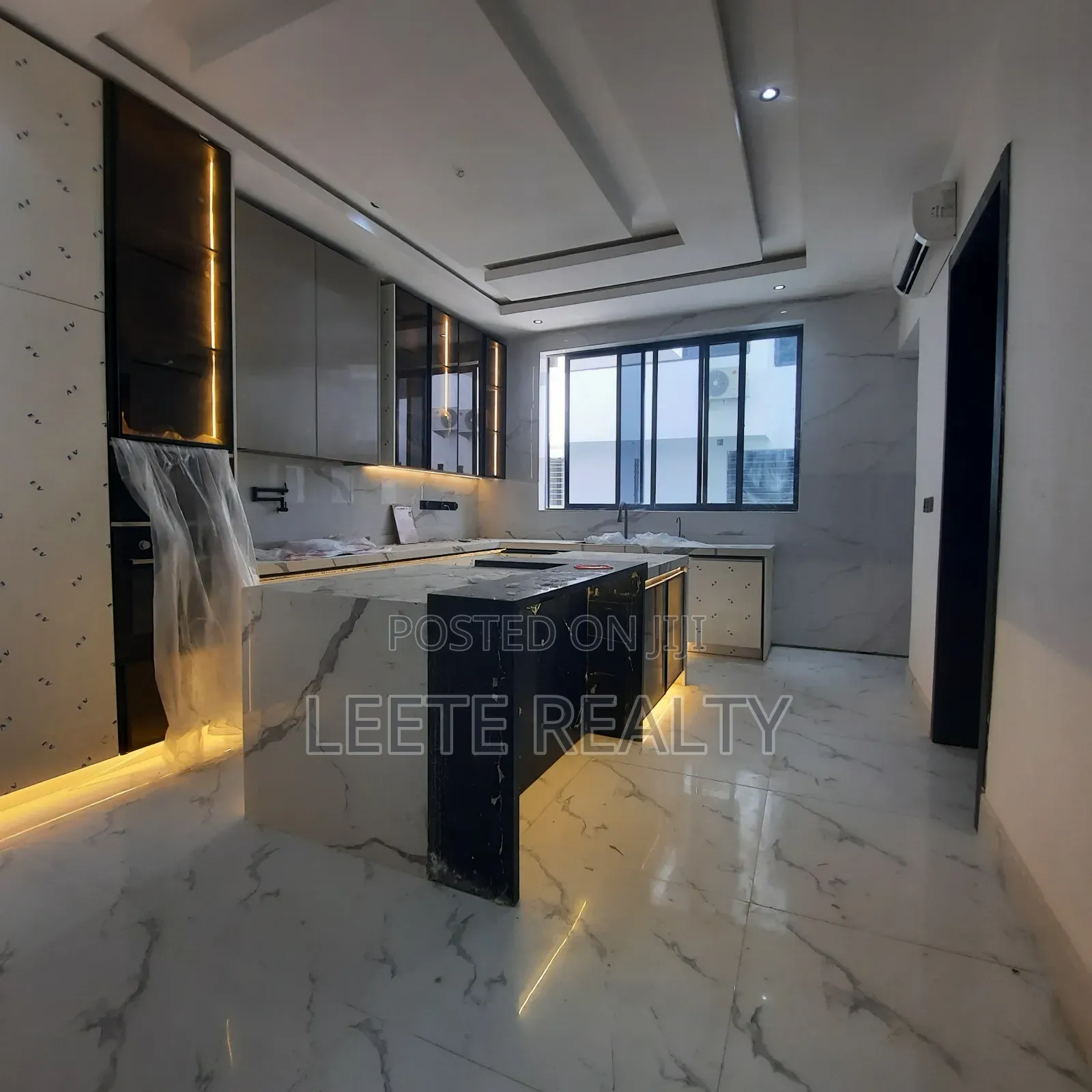 5bdrm Duplex in Katampe Extension for sale in Katampe Extension