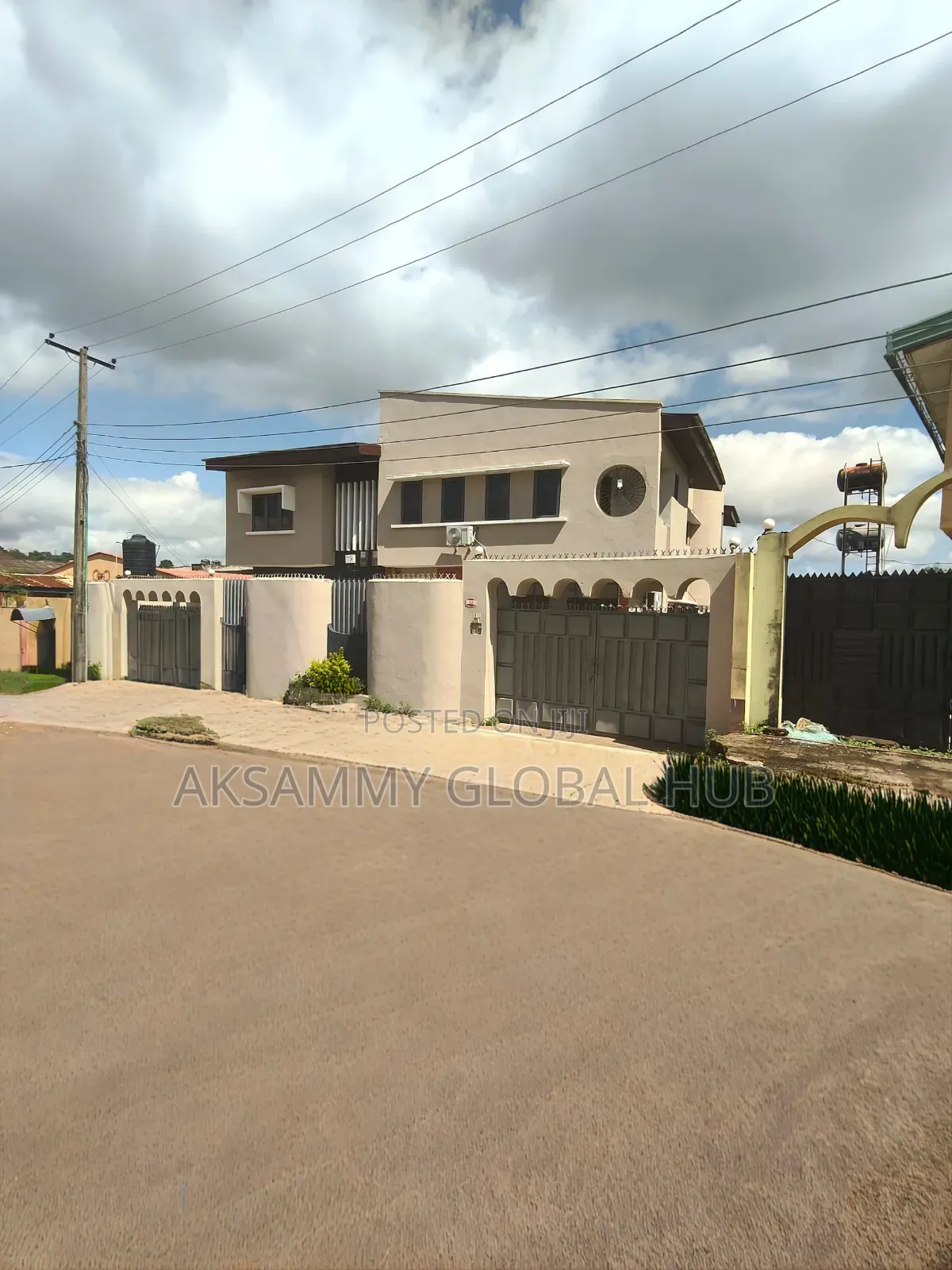 Furnished 13bdrm Duplex in Orogun, Ibadan for sale in Ibadan