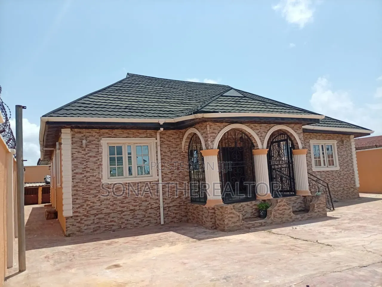 4bdrm Bungalow in Akala Express for sale in Akala Express