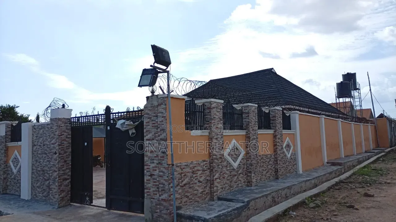 4bdrm Bungalow in Akala Express for sale in Akala Express