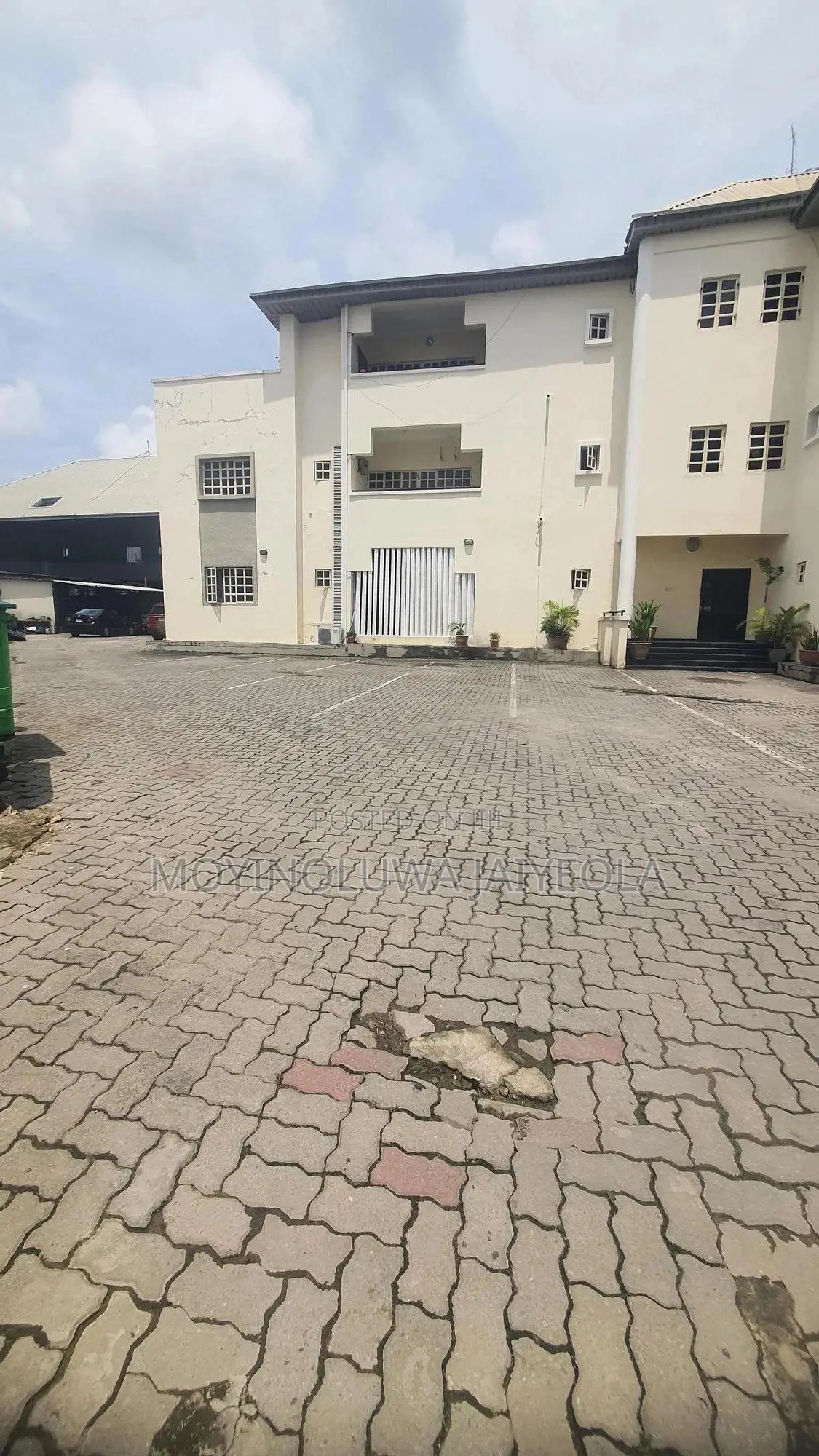 For Rent/ Lease 3bedroom Apartment With Bq and Swimming Pool in Lekki Phase 1