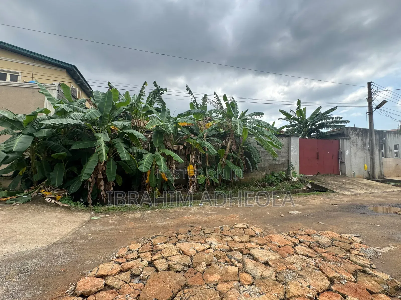 A Perfect Empty Dry Land Measuring 685sqm Fenced and Gated, In in Isheri North