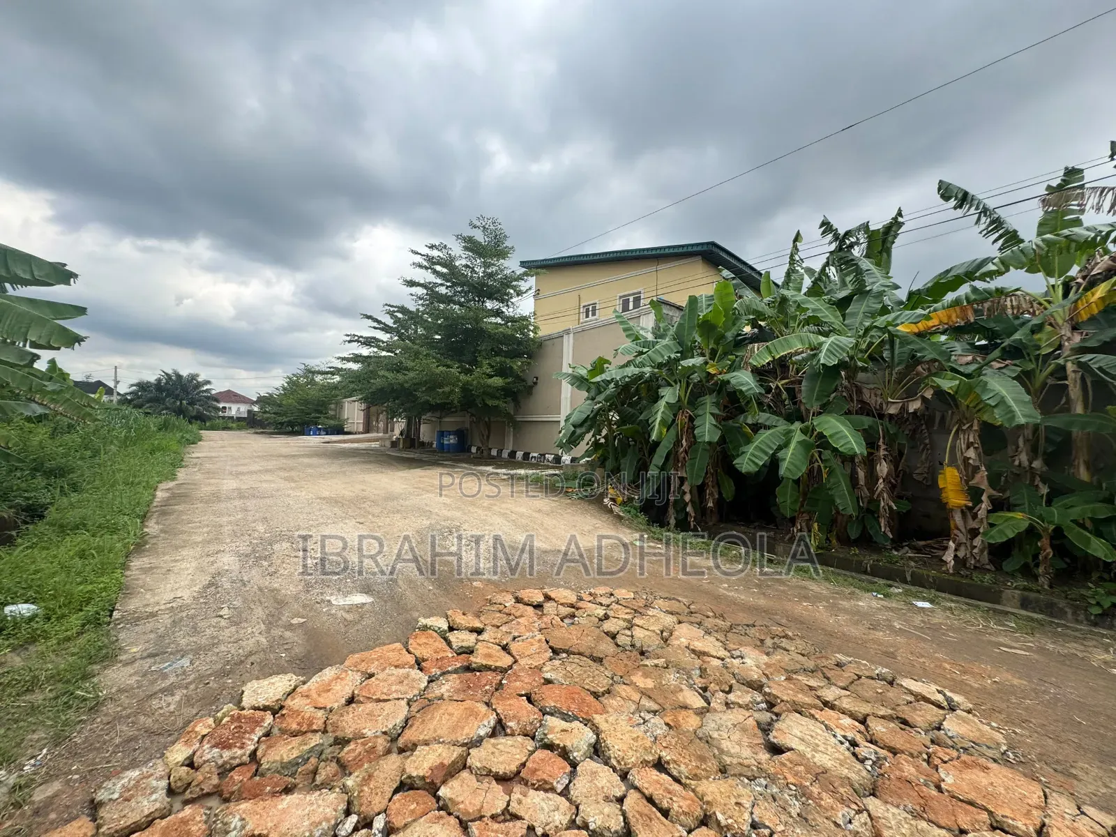A Perfect Empty Dry Land Measuring 685sqm Fenced and Gated, In in Isheri North