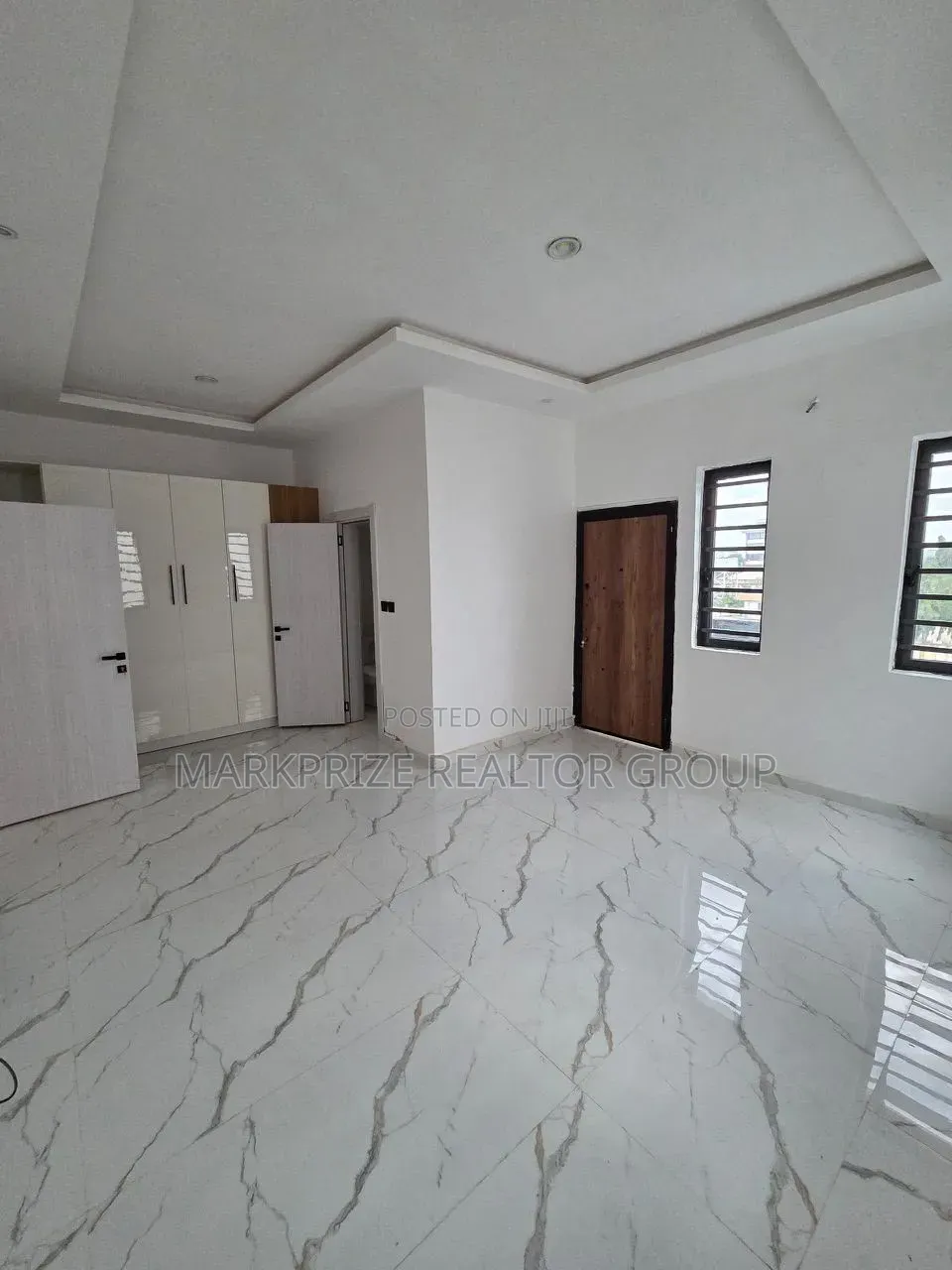 4bdrm Duplex in Opebi Ikeja Lagos for sale in Opebi