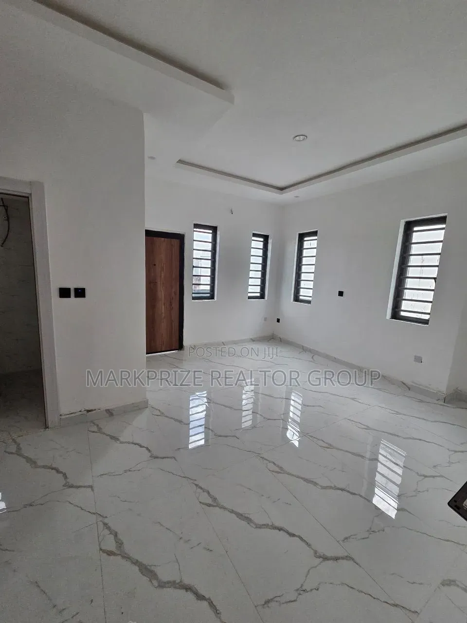 4bdrm Duplex in Opebi Ikeja Lagos for sale in Opebi