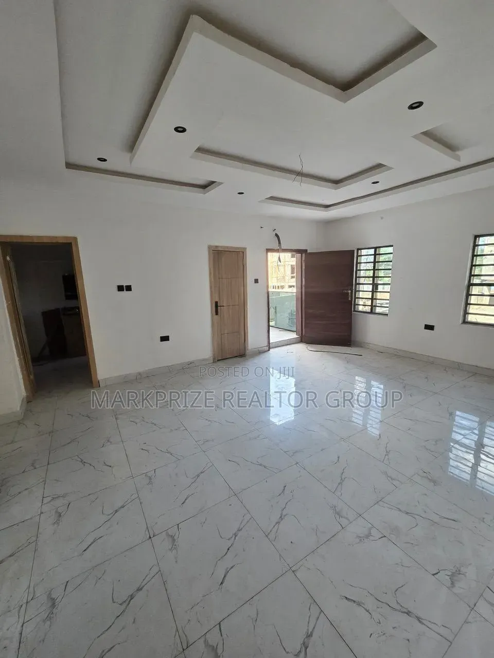 3bdrm Apartment in Yaba Lagos for sale in Sabo / Yaba
