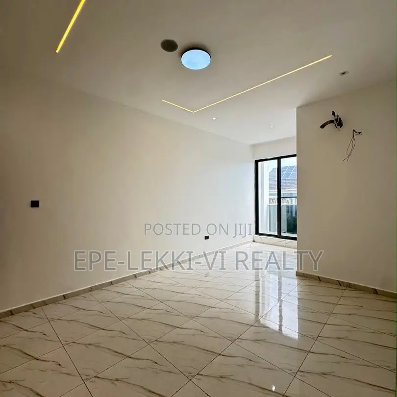 2bdrm Apartment in Lekki for sale in Lekki