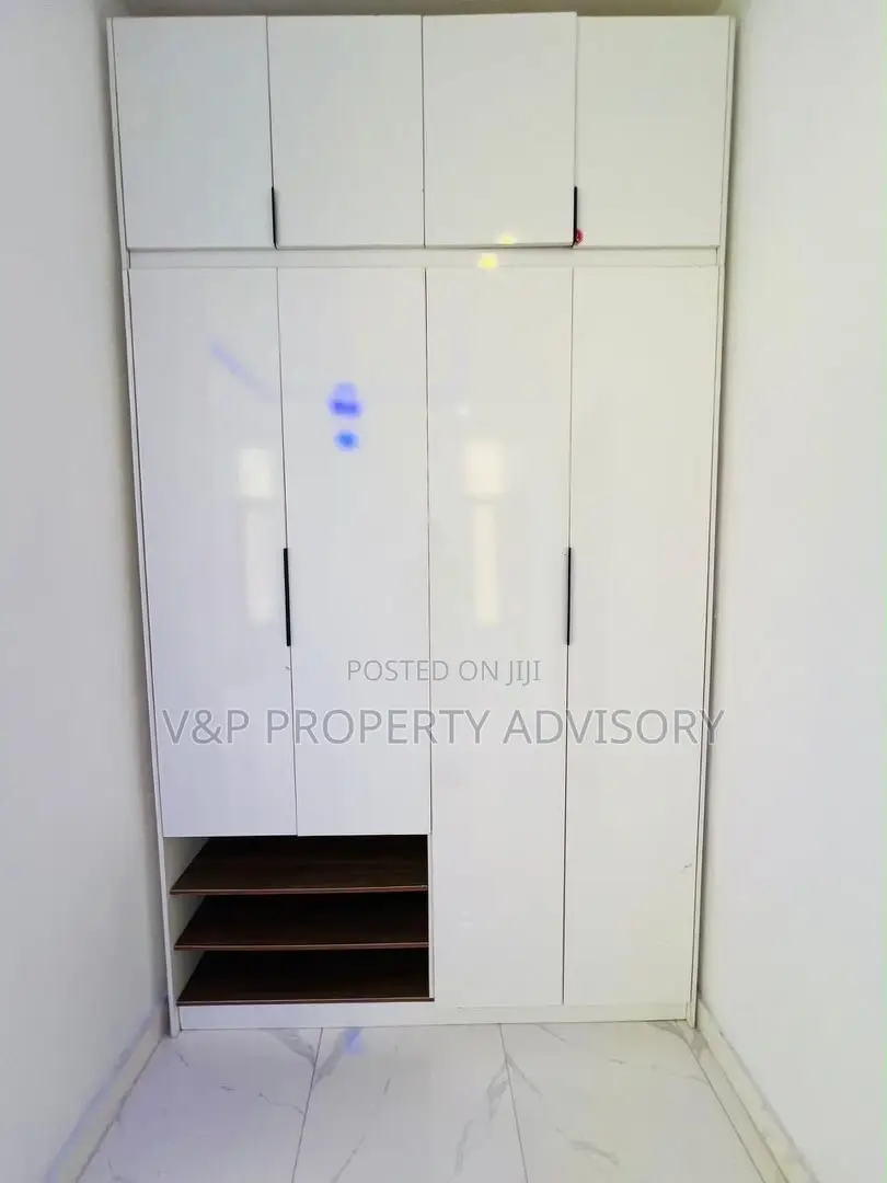 4bdrm Duplex in Ikota for rent in Ikota