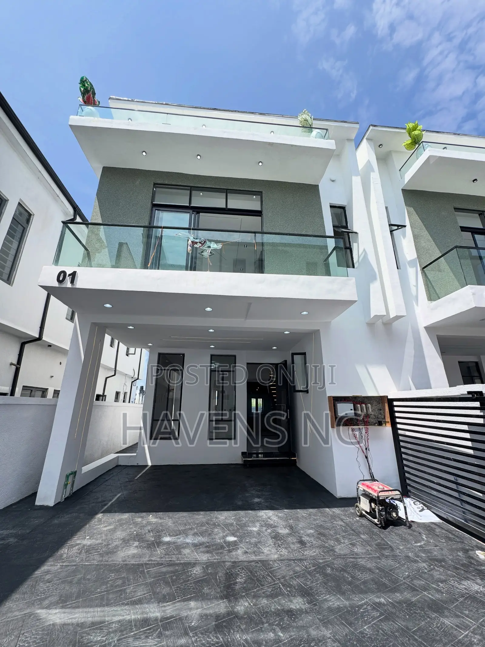 4bdrm Duplex in Ikota for sale in Ikota