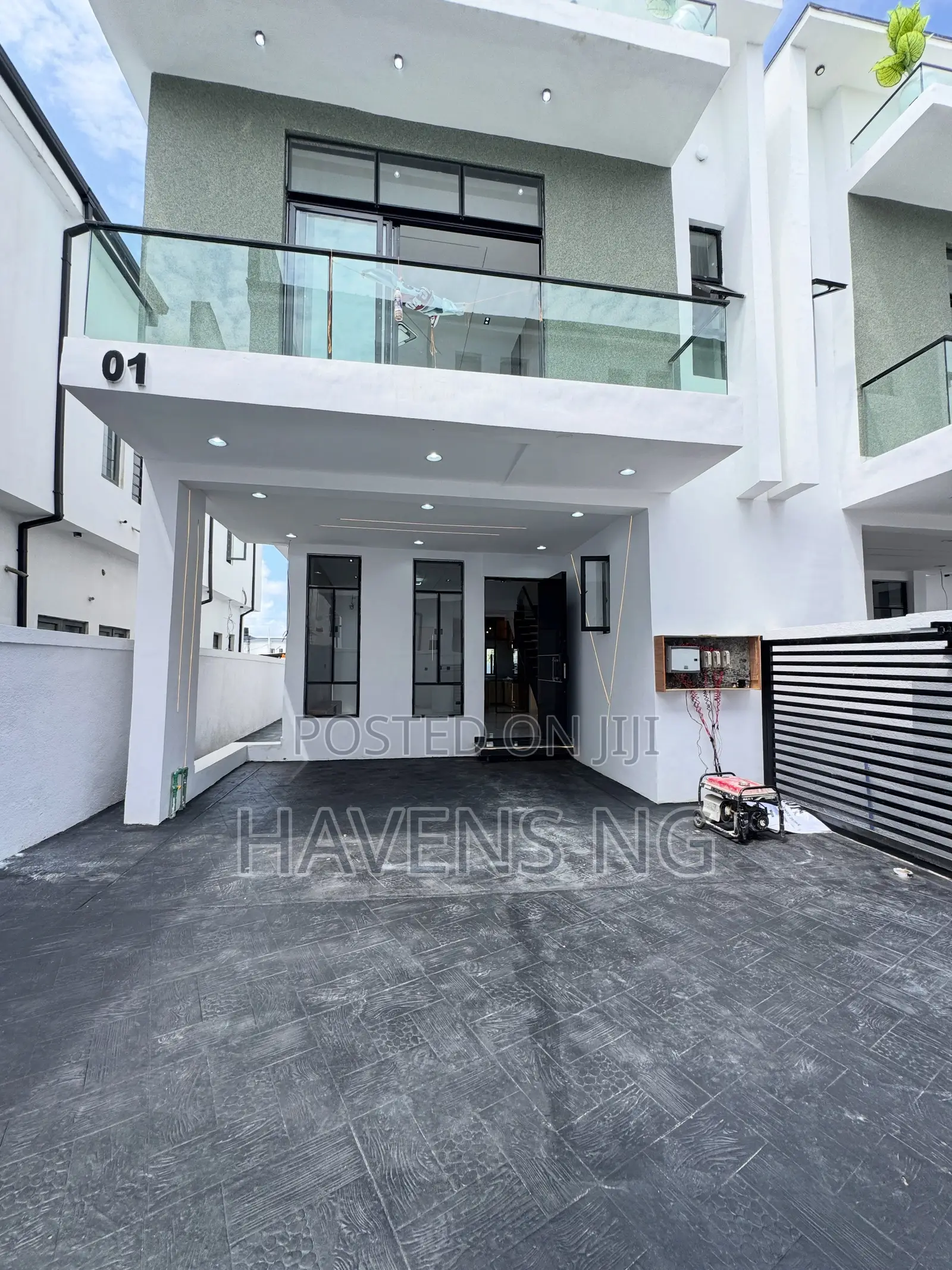 4bdrm Duplex in Ikota for sale in Ikota