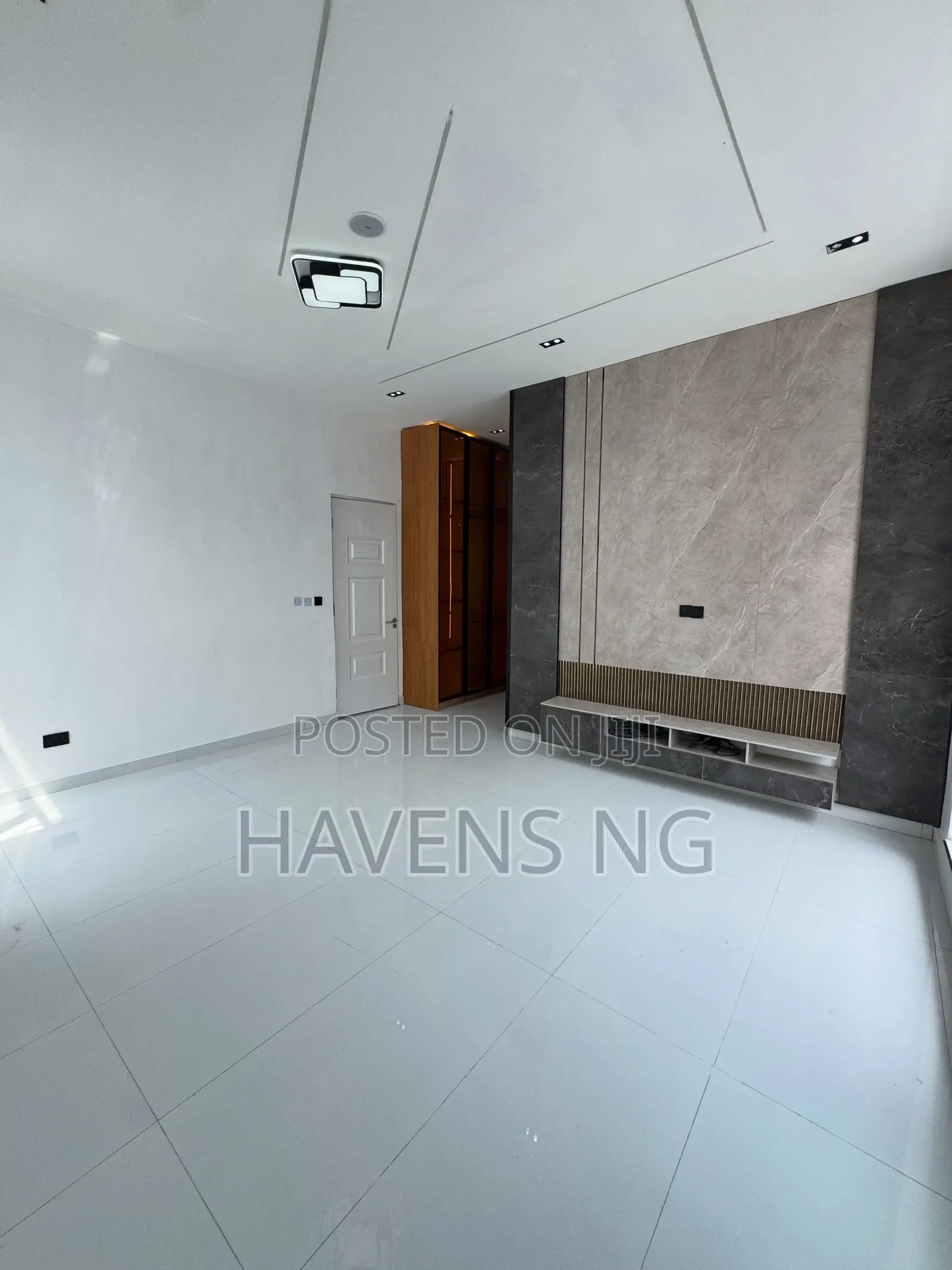 4bdrm Duplex in Ikota for sale in Ikota