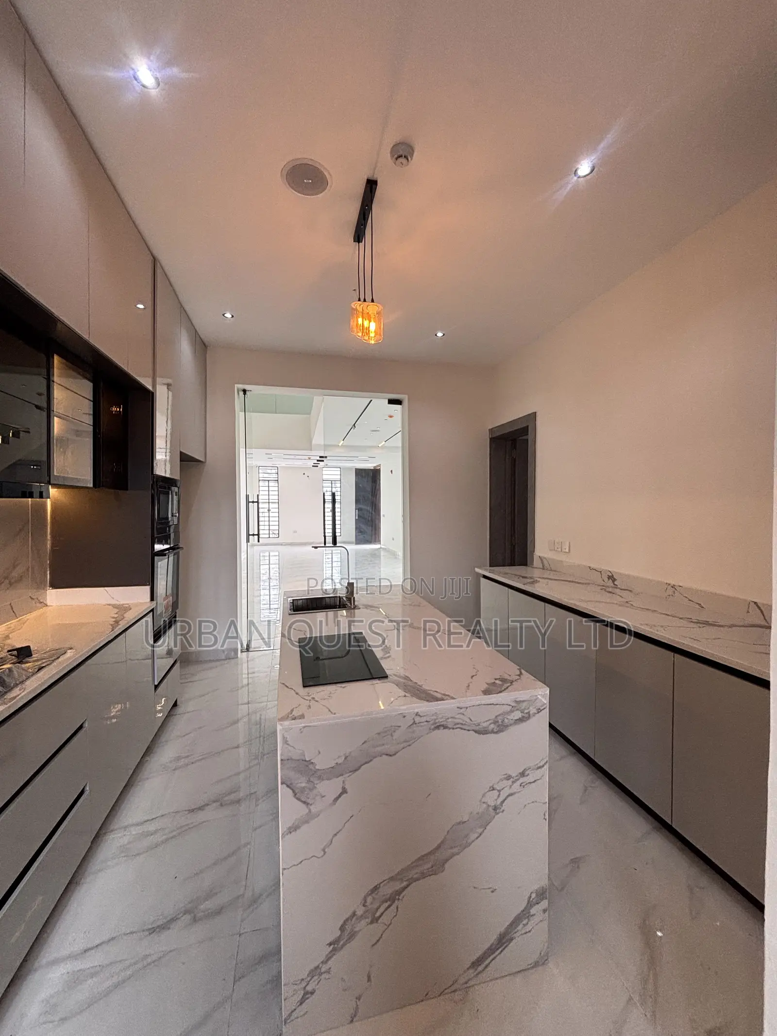 4bdrm Duplex in Ikota for sale in Ikota