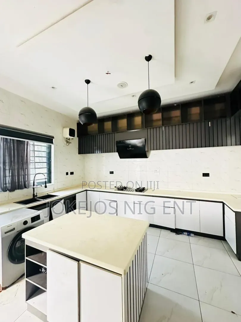 4bdrm Duplex in Ikota Gra for rent in Ikota