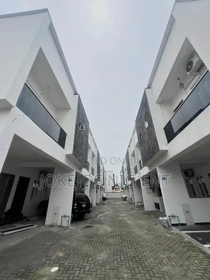 3bdrm Townhouse/Terrace in Abraham Adesanya for sale in Abraham Adesanya Estate