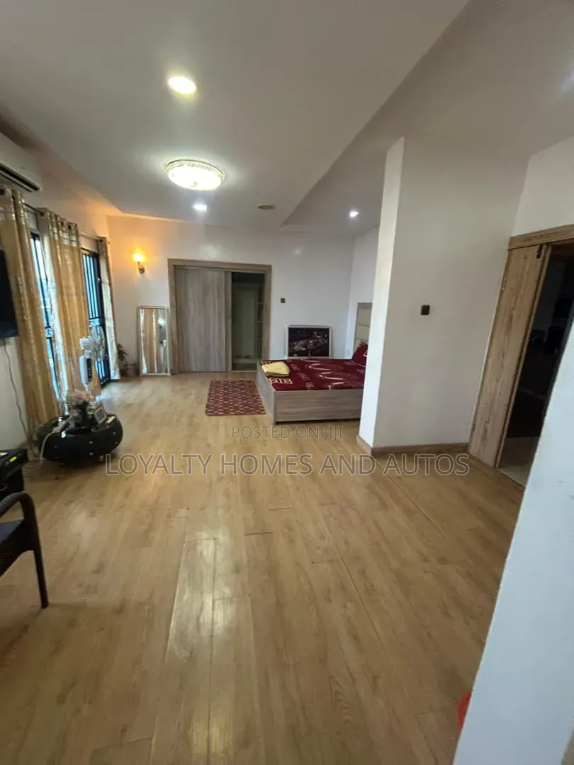 8bdrm House in Alausa for sale in Alausa