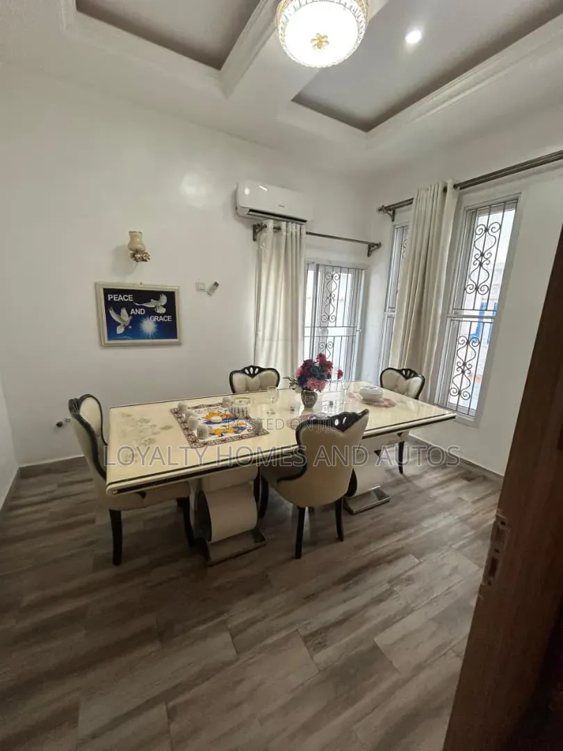 8bdrm House in Alausa for sale in Alausa