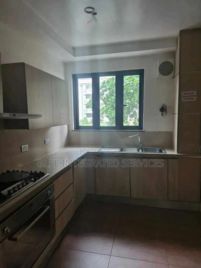 Furnished 3bdrm Block of Flats in Ikoyo, Old Ikoyi for rent in Old Ikoyi