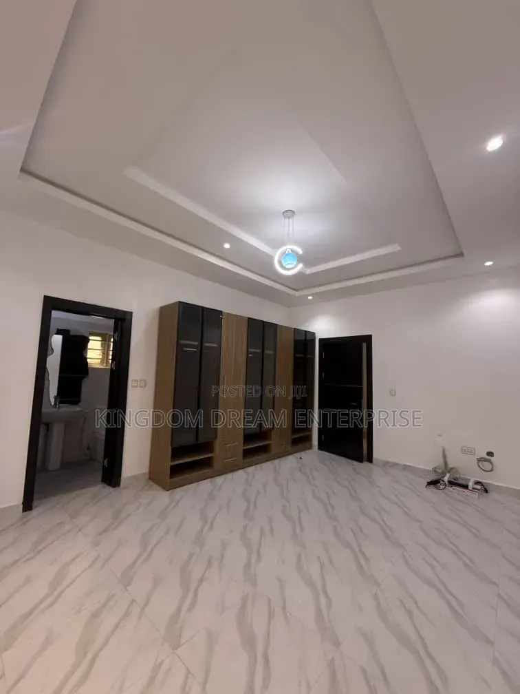 4bdrm Duplex in Wemabod Estate for rent in Adeniyi Jones
