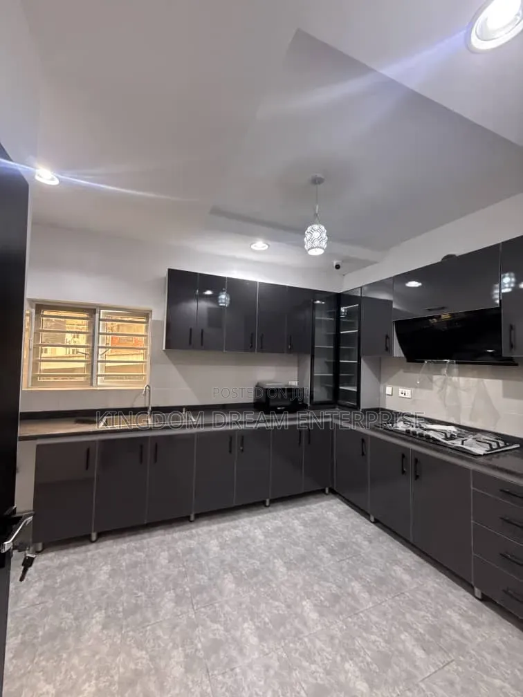 4bdrm Duplex in Wemabod Estate for sale in Adeniyi Jones