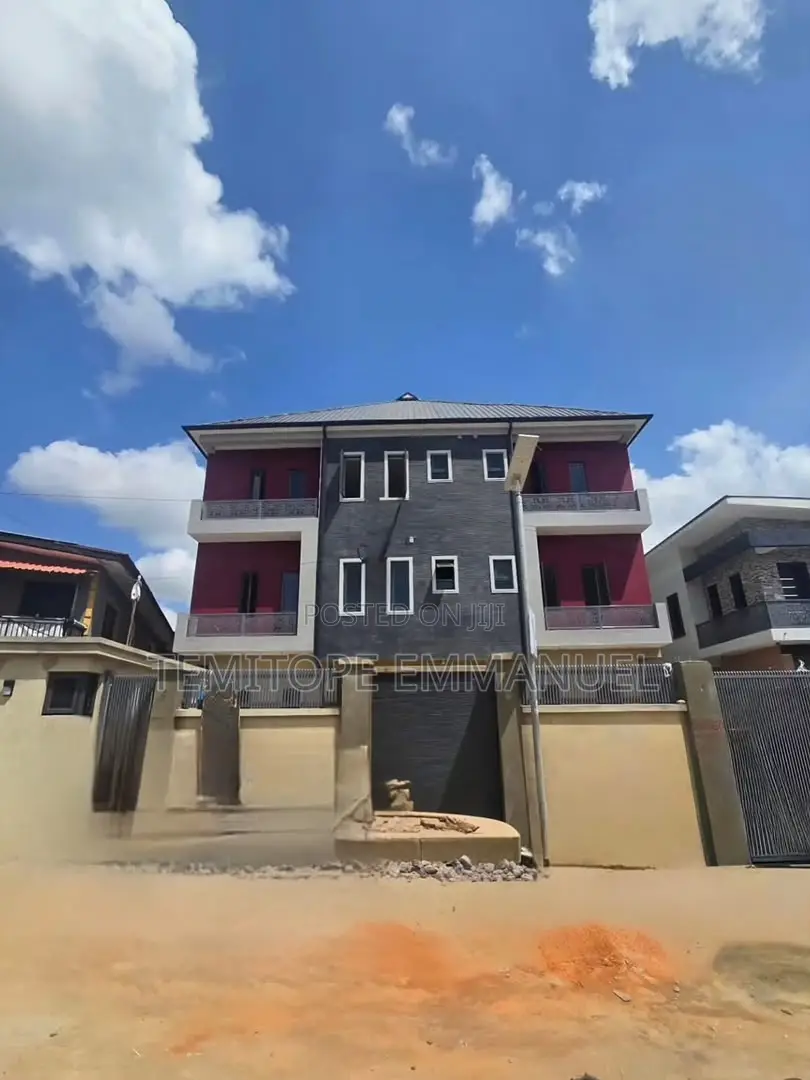 Furnished 3bdrm Apartment in Gbagada for sale in Gbagada