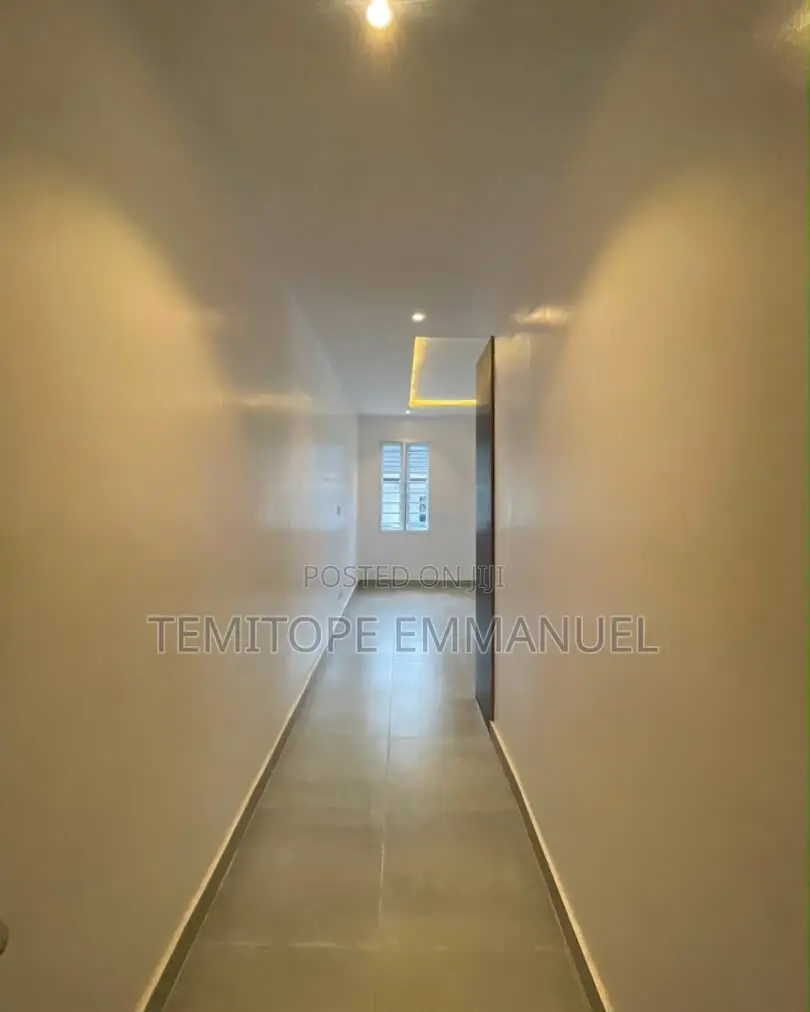 Furnished 20bdrm Block of Flats in Parkview Estate for rent in Parkview Estate