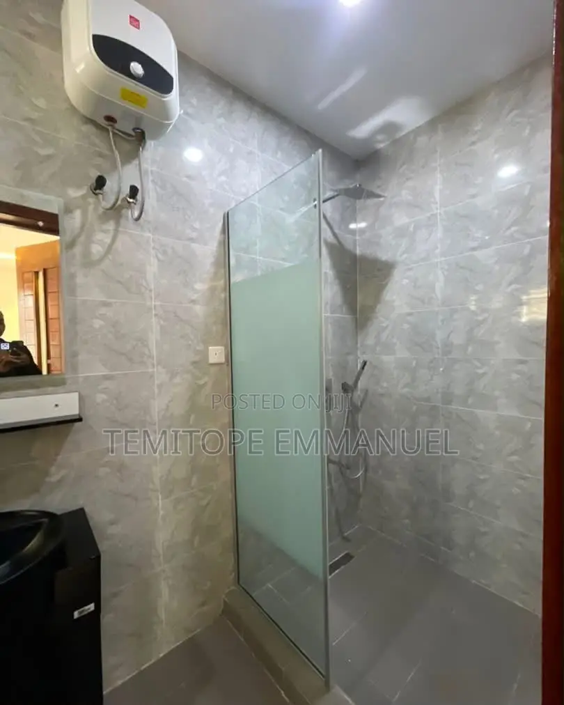 Furnished 20bdrm Block of Flats in Parkview Estate for rent in Parkview Estate
