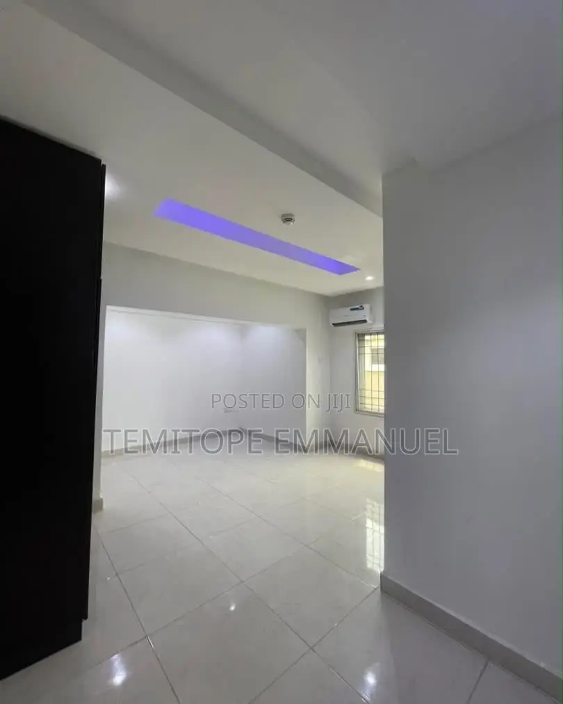 Furnished 20bdrm Block of Flats in Parkview Estate for rent in Parkview Estate