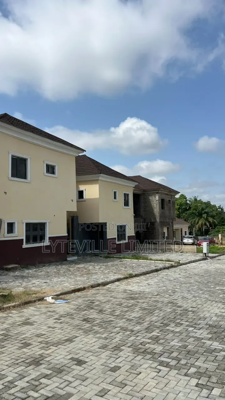 4bdrm Duplex in Durumi for sale in Durumi