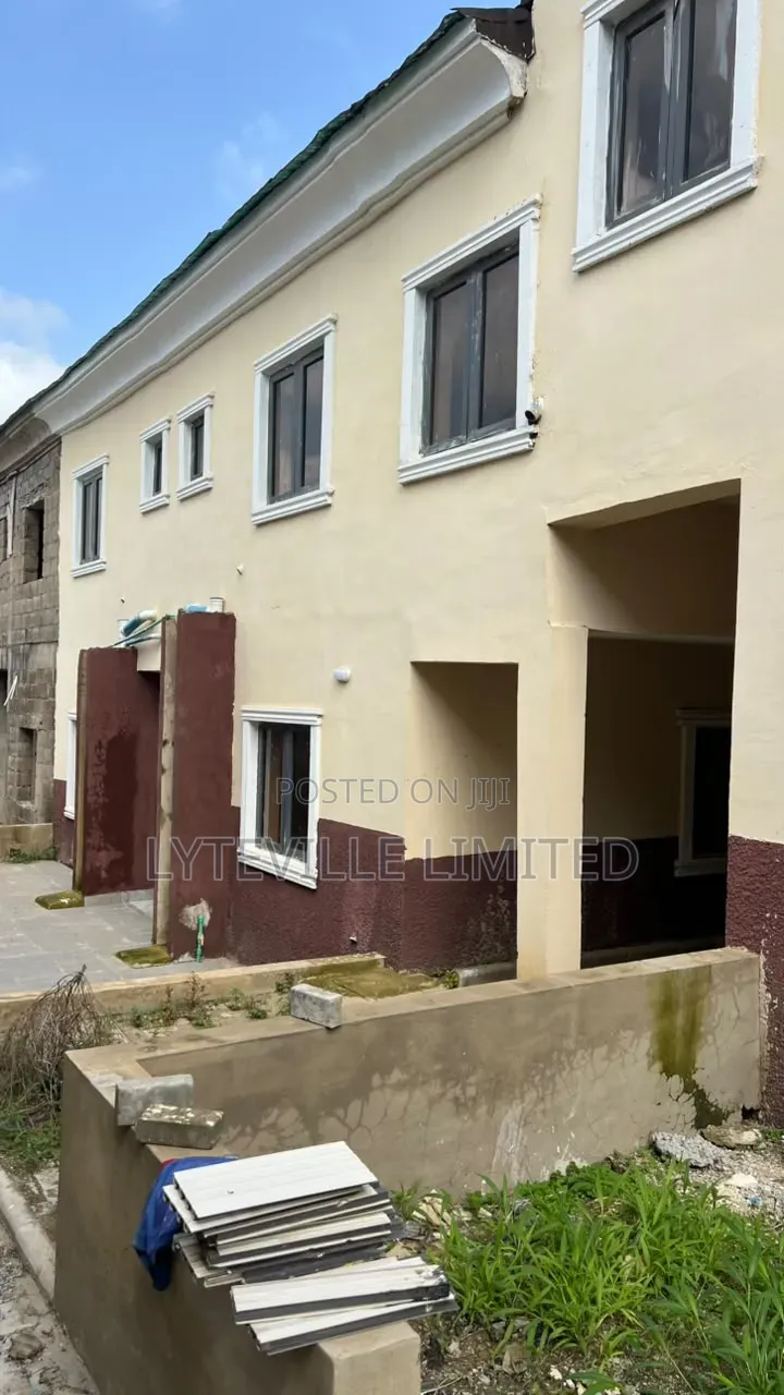 4bdrm Duplex in Durumi for sale in Durumi