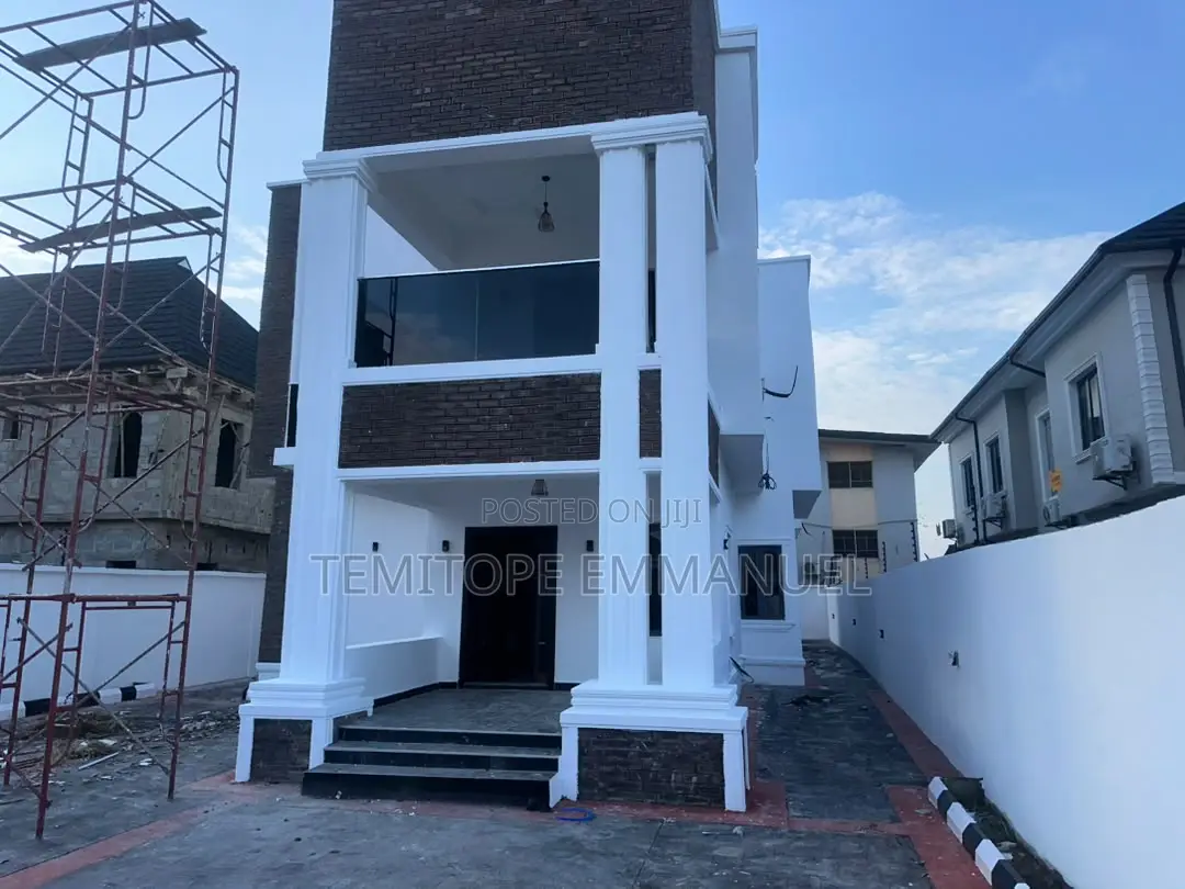 Furnished 4bdrm Duplex in Dopemu for sale in Dopemu