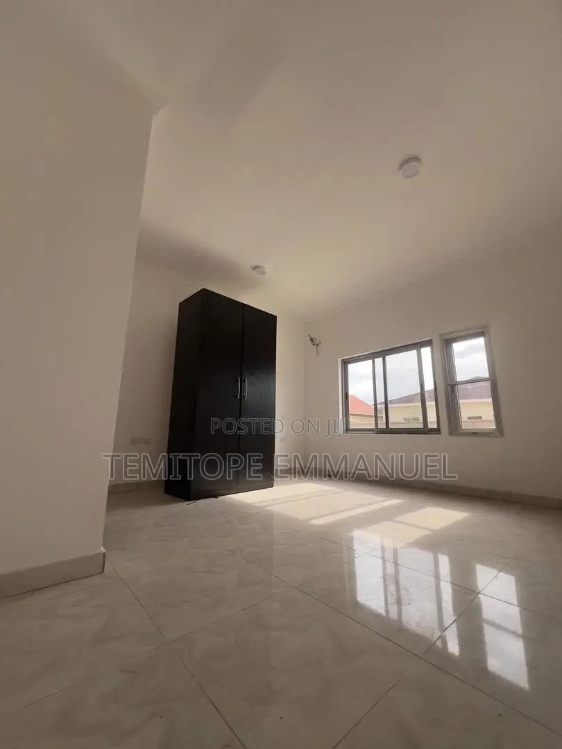 Furnished 4bdrm Duplex in Berger for sale in Berger