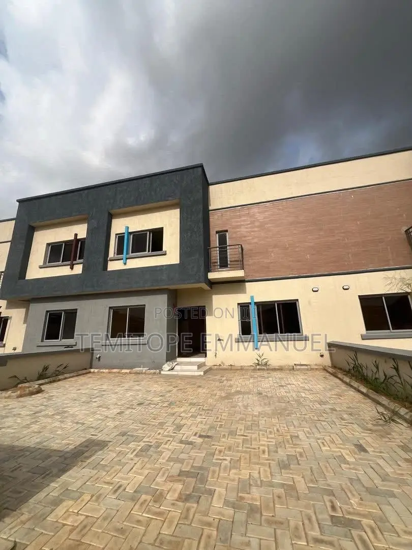 Furnished 4bdrm Duplex in Berger for sale in Berger
