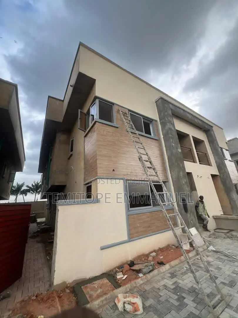 Furnished 4bdrm Duplex in Berger for sale in Berger