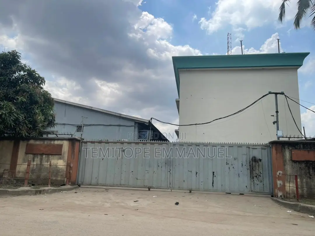 2bay Warehouse on 3100sqm in Mushin