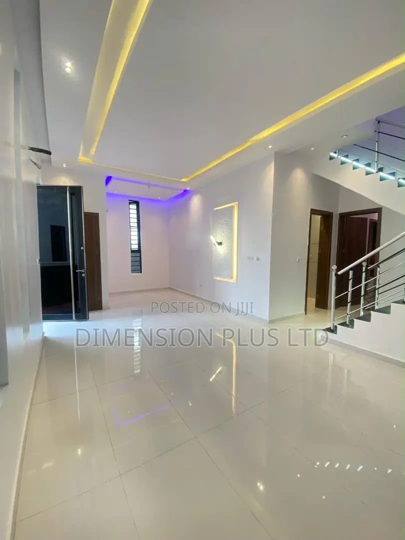 4bdrm Duplex in Chevron for sale in Chevron