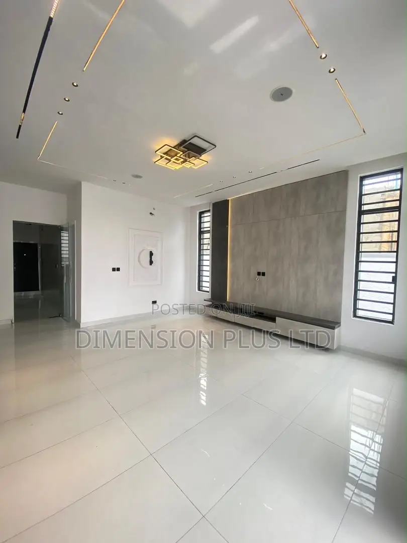 4bdrm Duplex in Ikota for sale in Ikota