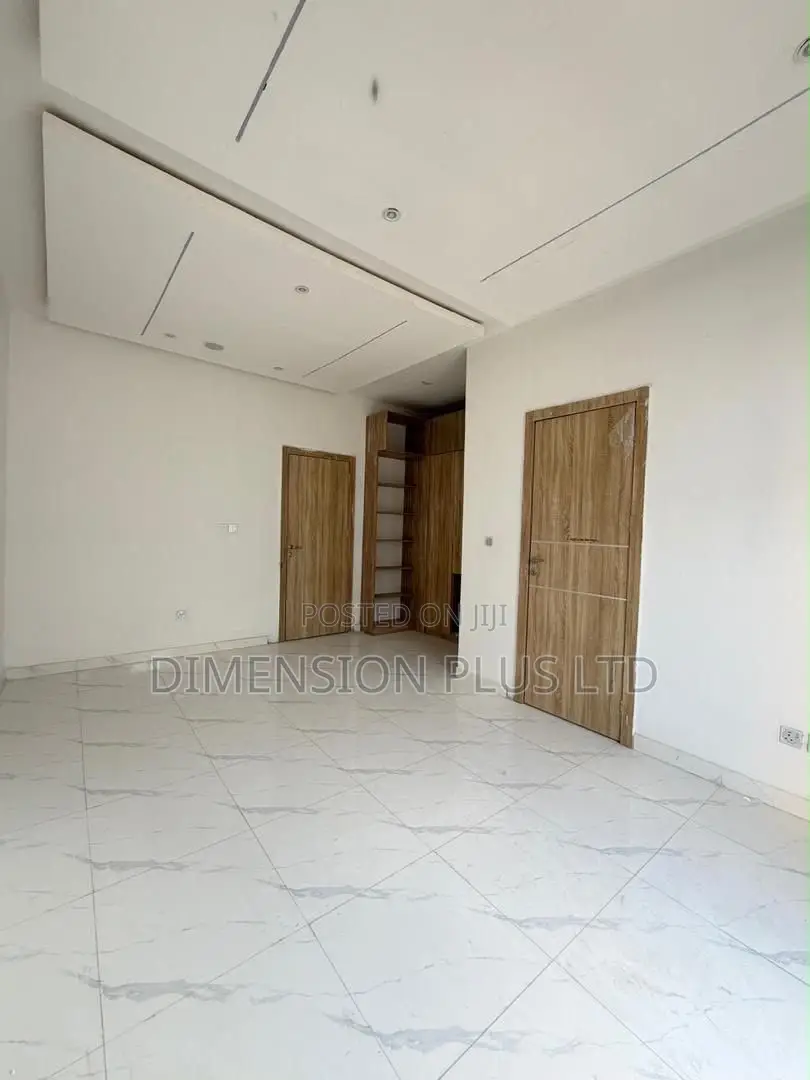 3bdrm Townhouse/Terrace in Abraham Adesanya Estate for sale in Abraham Adesanya Estate