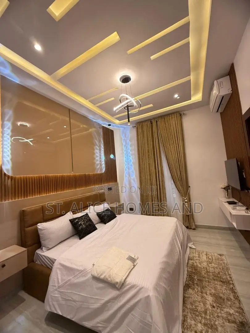 4 Bedrooms ( Self Compound) Snooker & Ps5 Alaka Estate, Surulere Lagos in Alaka Estate