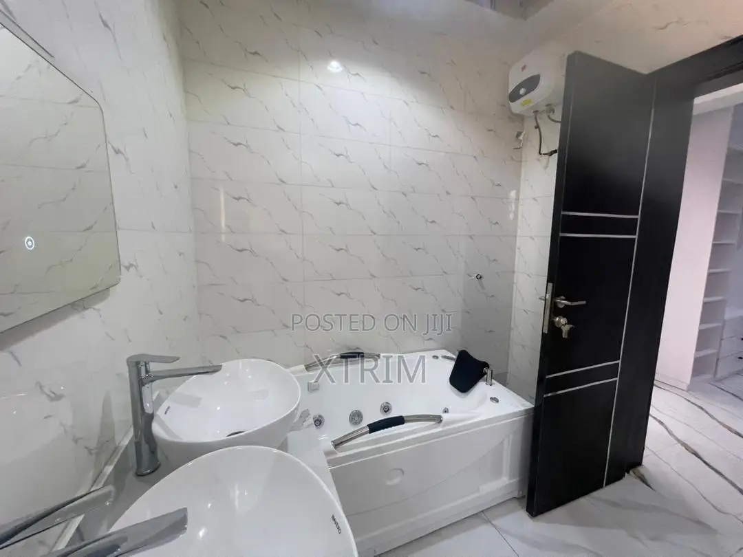 5bdrm Duplex in Magodo Isheri Phase for sale in GRA Phase 1
