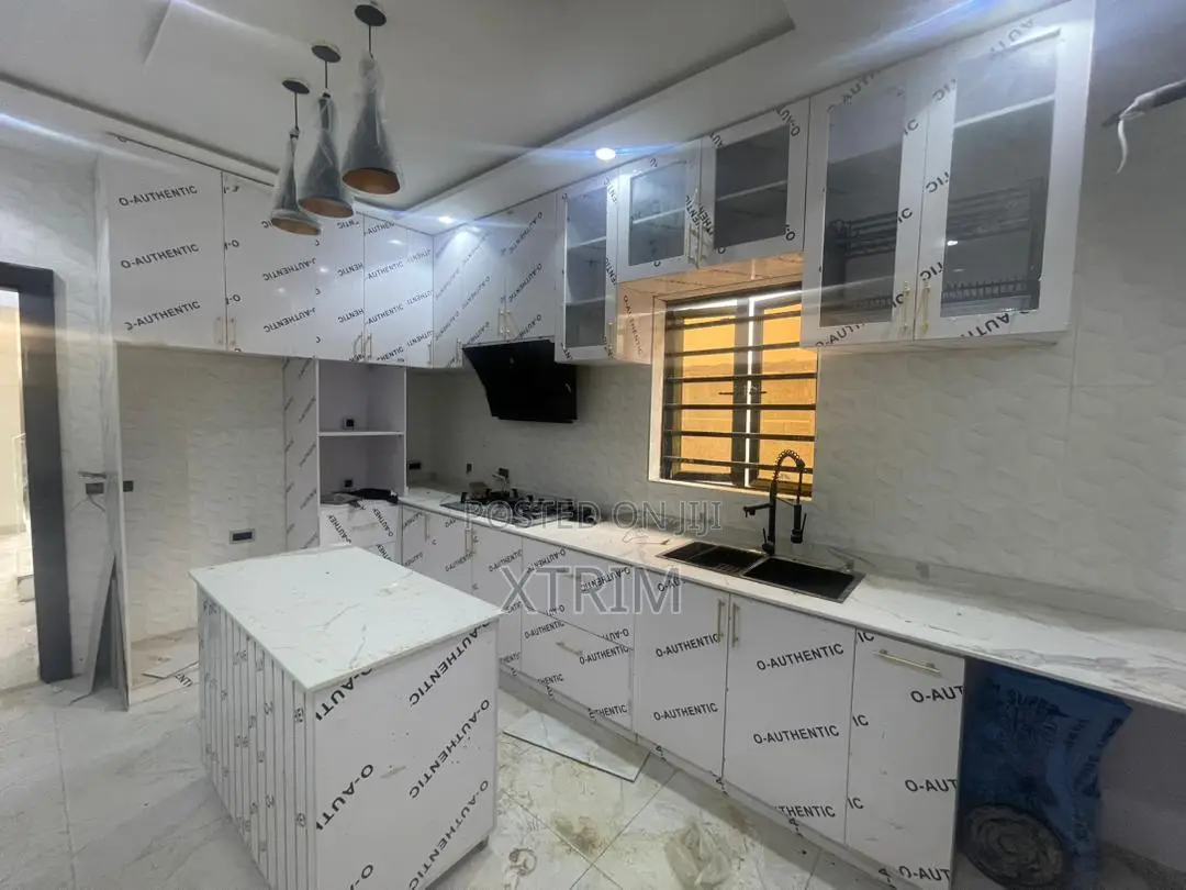 5bdrm Duplex in Magodo Isheri Phase for sale in GRA Phase 1