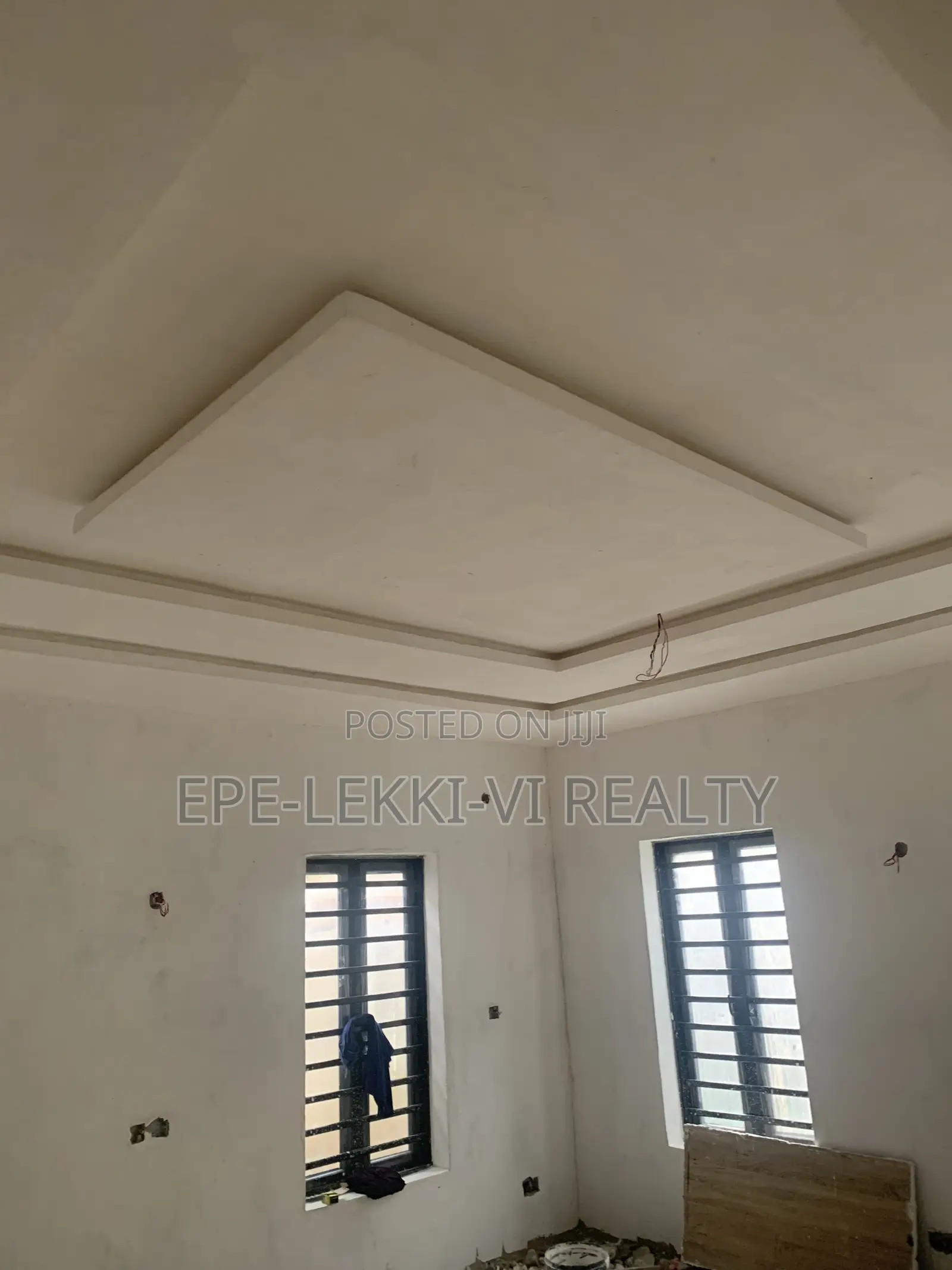 Office Spaces /Showroom for Lease in Lekki Facing Express in Lekki