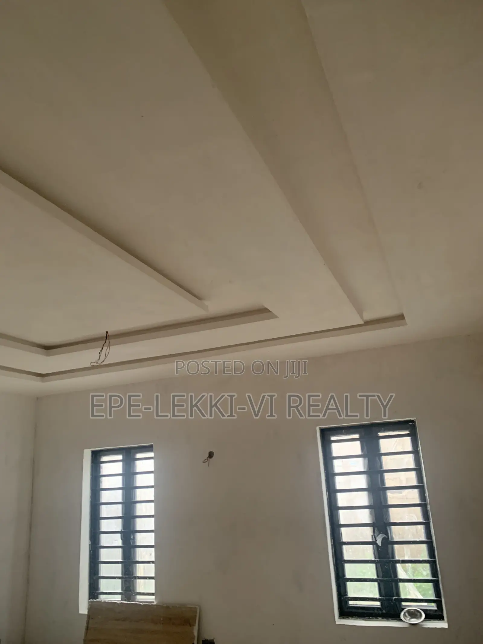 Office Spaces /Showroom for Lease in Lekki Facing Express in Lekki