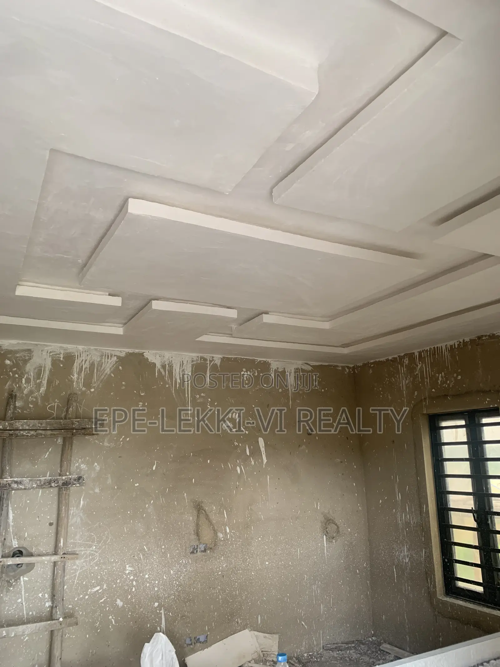 Office Spaces /Showroom for Lease in Lekki Facing Express in Lekki