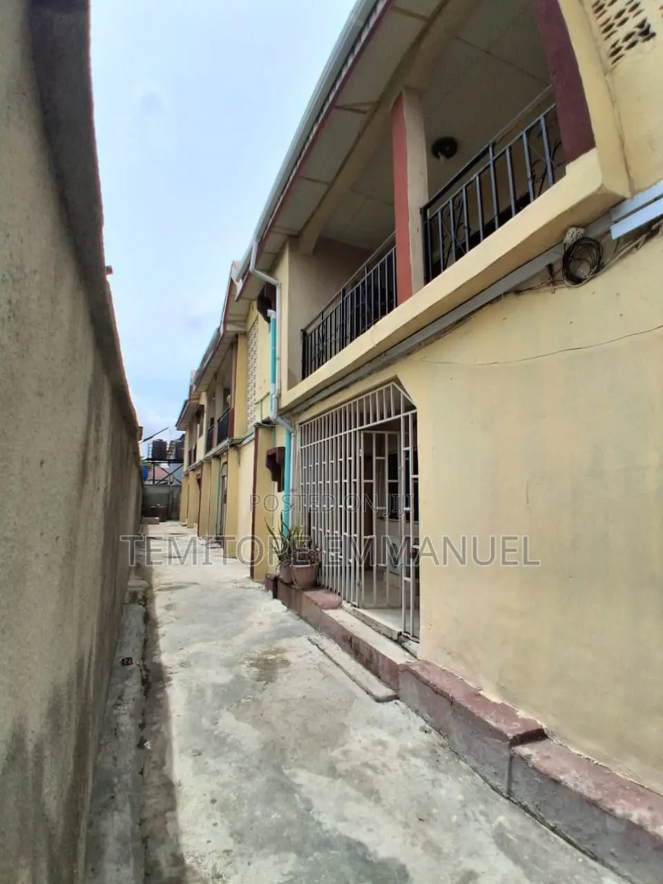 Furnished 18bdrm Block of Flats in Ago Palace for sale in Ago Palace