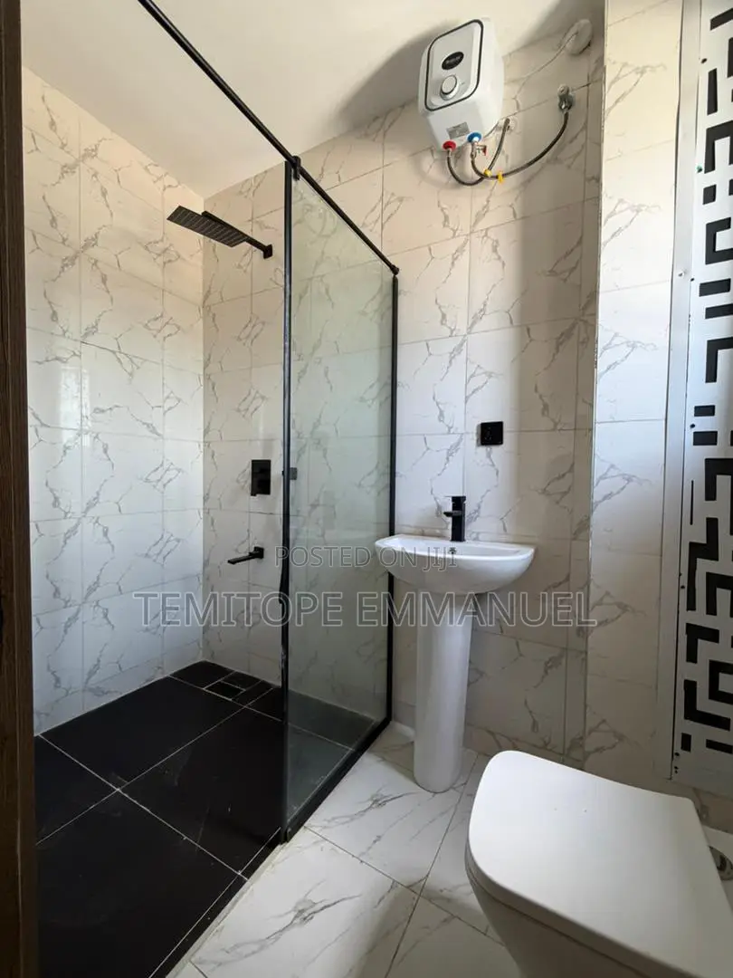 Furnished 1bdrm Apartment in Lekki Phase 1 for sale in Lekki Phase 1