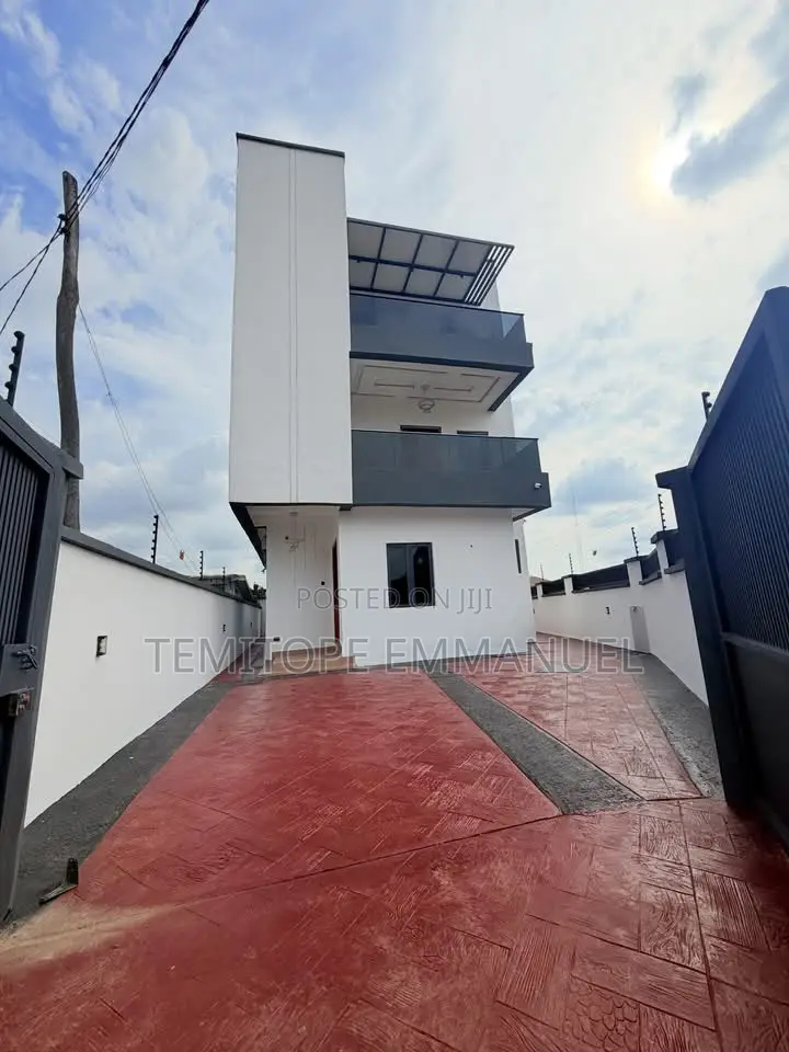 Furnished 4bdrm Duplex in Agege for sale in Agege