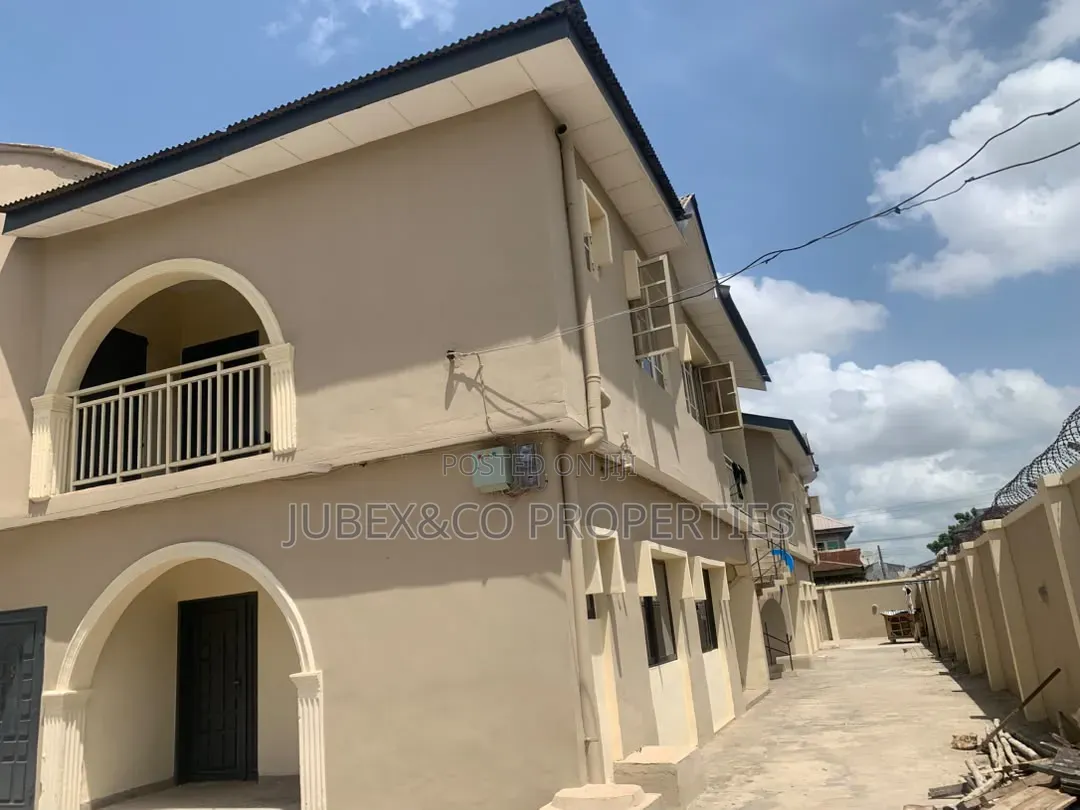 3bdrm Block of Flats in Alishiba Sango Ota for sale in Ado-Odo/Ota