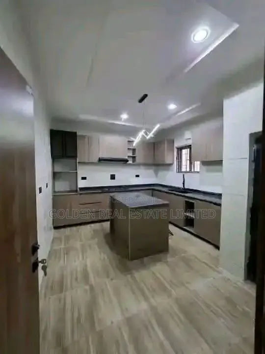 4bdrm Duplex in Apo Resettlement for sale in Apo Resettlement